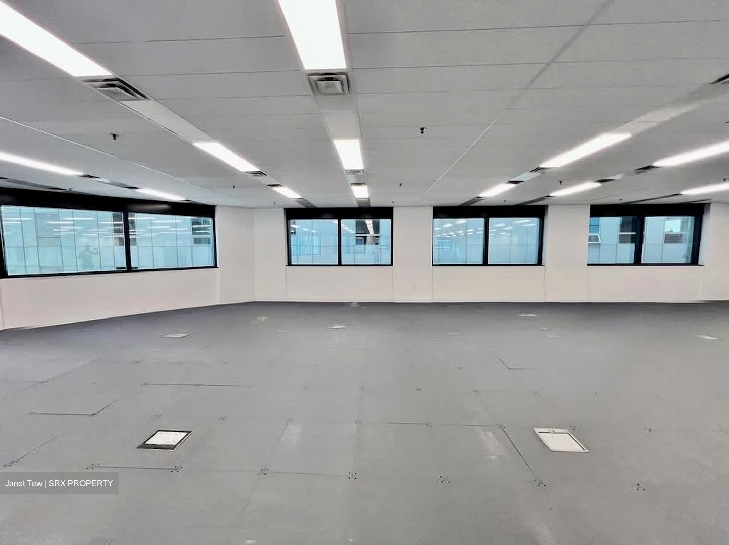 Robinson 77 (D1), Office #555456361